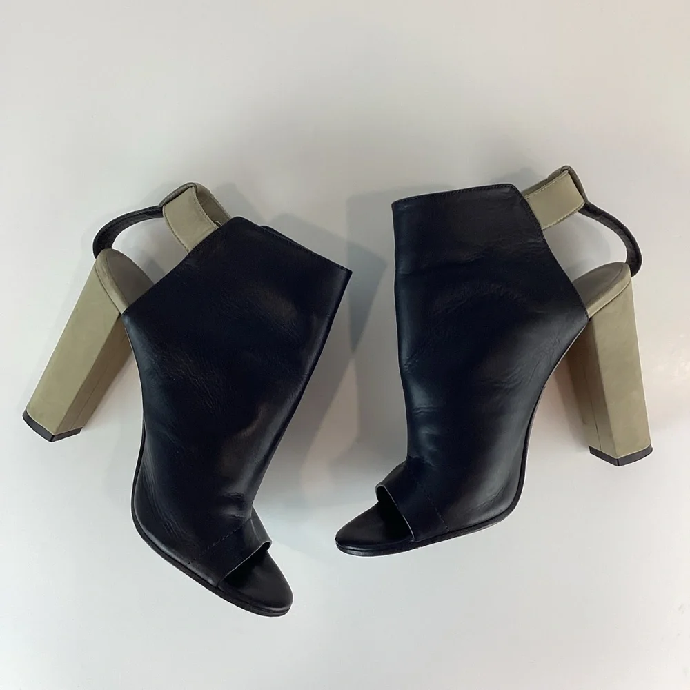 Vince Addison Peep Toe Black Leather Bootie | 8